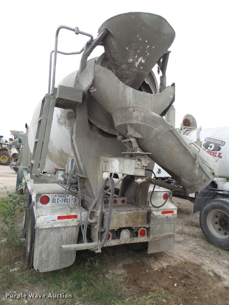 image for item EI9685 2007 Peterbilt 357 ready mix truck