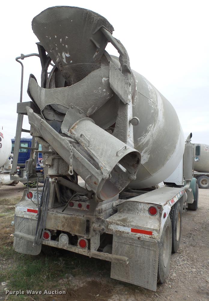 image for item EI9685 2007 Peterbilt 357 ready mix truck