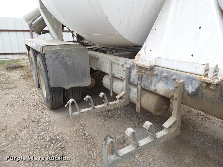 image for item EI9685 2007 Peterbilt 357 ready mix truck
