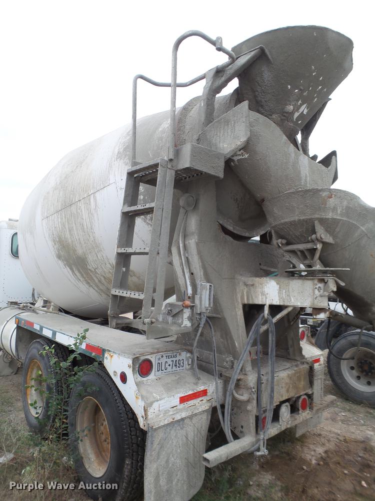 image for item EI9685 2007 Peterbilt 357 ready mix truck