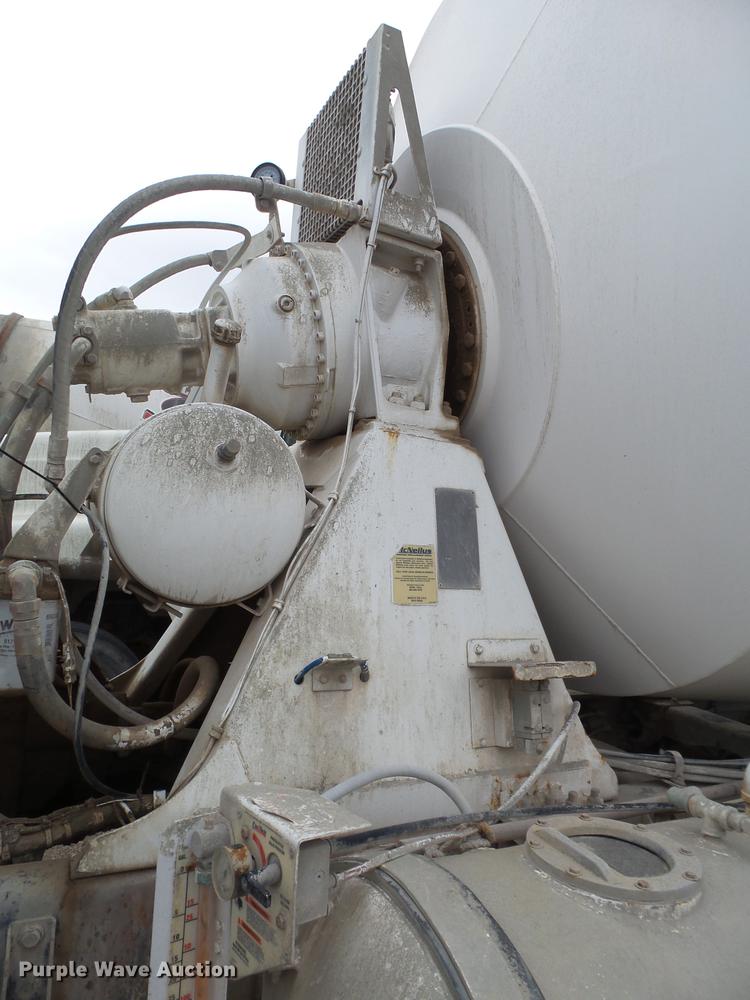 image for item EI9685 2007 Peterbilt 357 ready mix truck