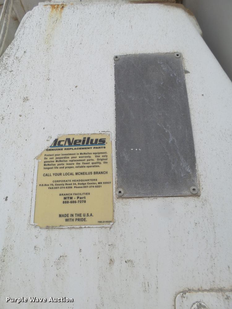 image for item EI9685 2007 Peterbilt 357 ready mix truck