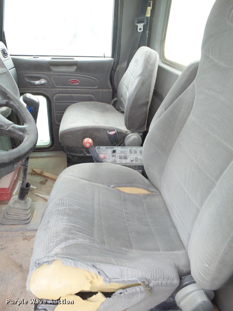 image for item EI9685 2007 Peterbilt 357 ready mix truck