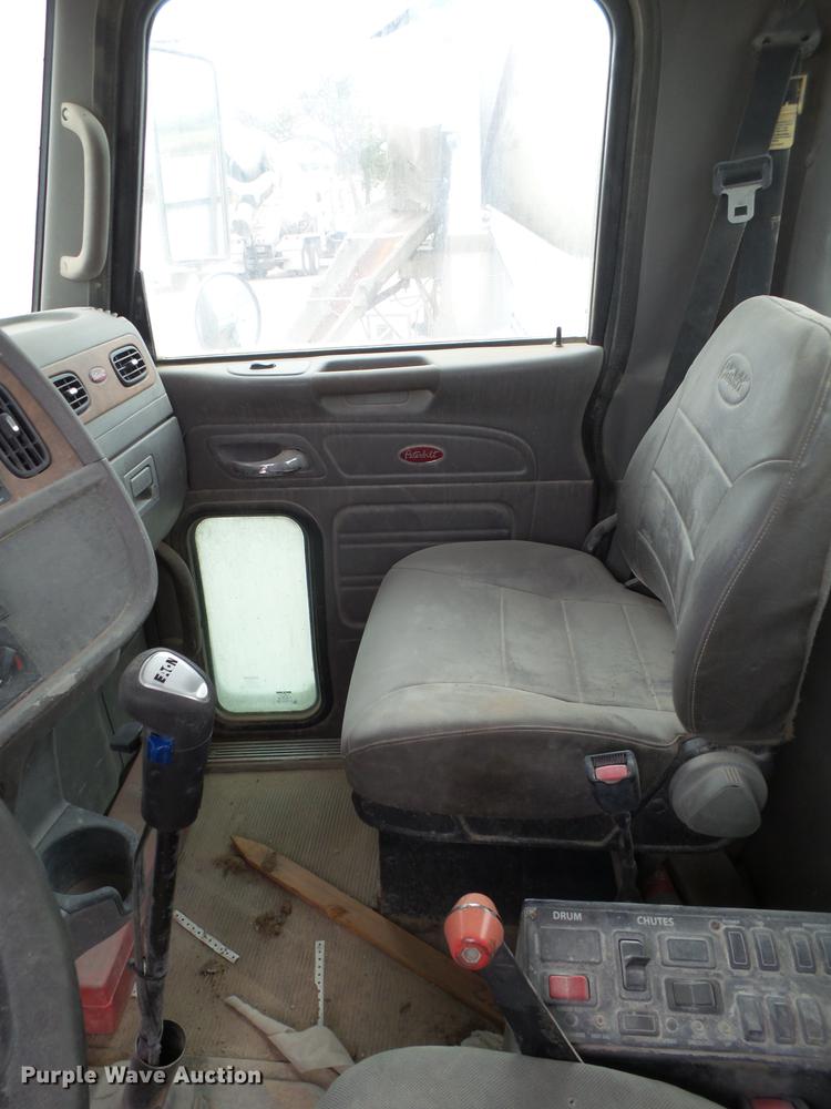 image for item EI9685 2007 Peterbilt 357 ready mix truck