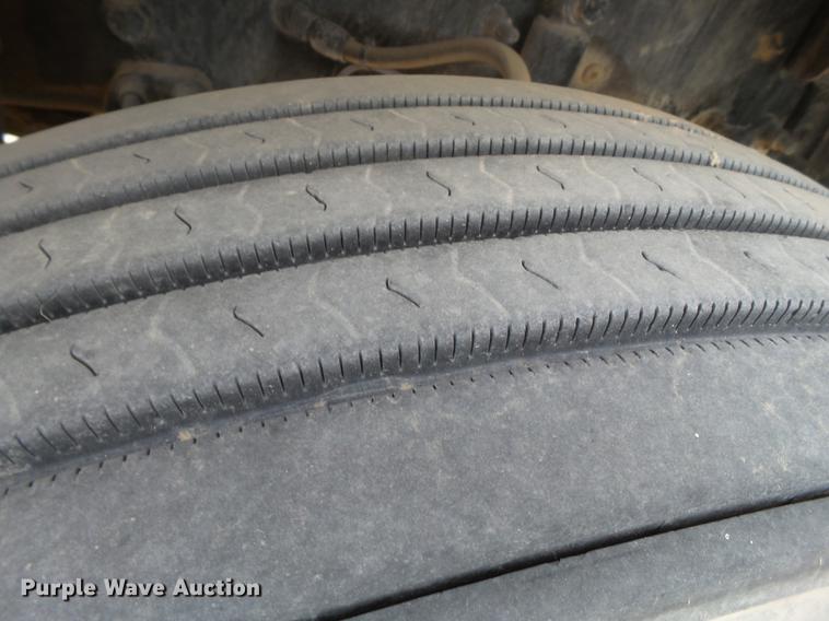 image for item EI9686 2007 Mack CNH613 semi truck