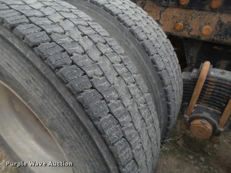 image for item EI9686 2007 Mack CNH613 semi truck