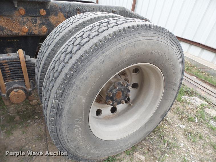 image for item EI9686 2007 Mack CNH613 semi truck