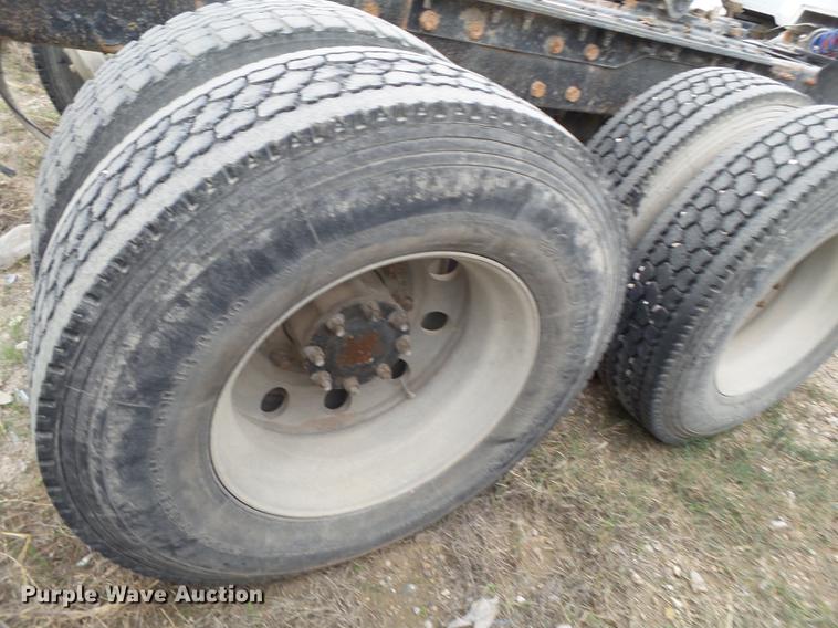 image for item EI9686 2007 Mack CNH613 semi truck