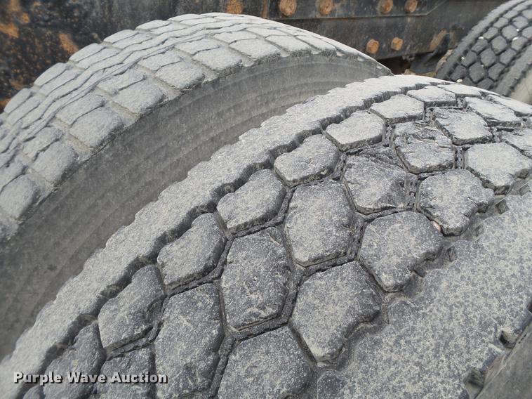 image for item EI9686 2007 Mack CNH613 semi truck