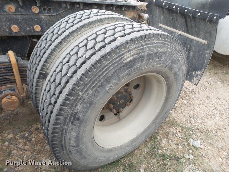 image for item EI9686 2007 Mack CNH613 semi truck