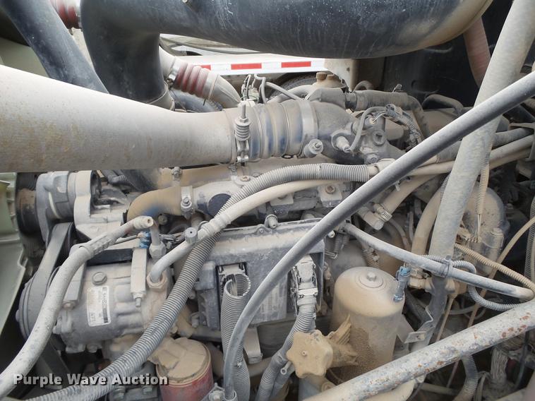 image for item EI9686 2007 Mack CNH613 semi truck