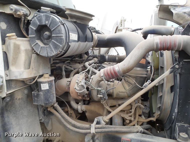 image for item EI9686 2007 Mack CNH613 semi truck