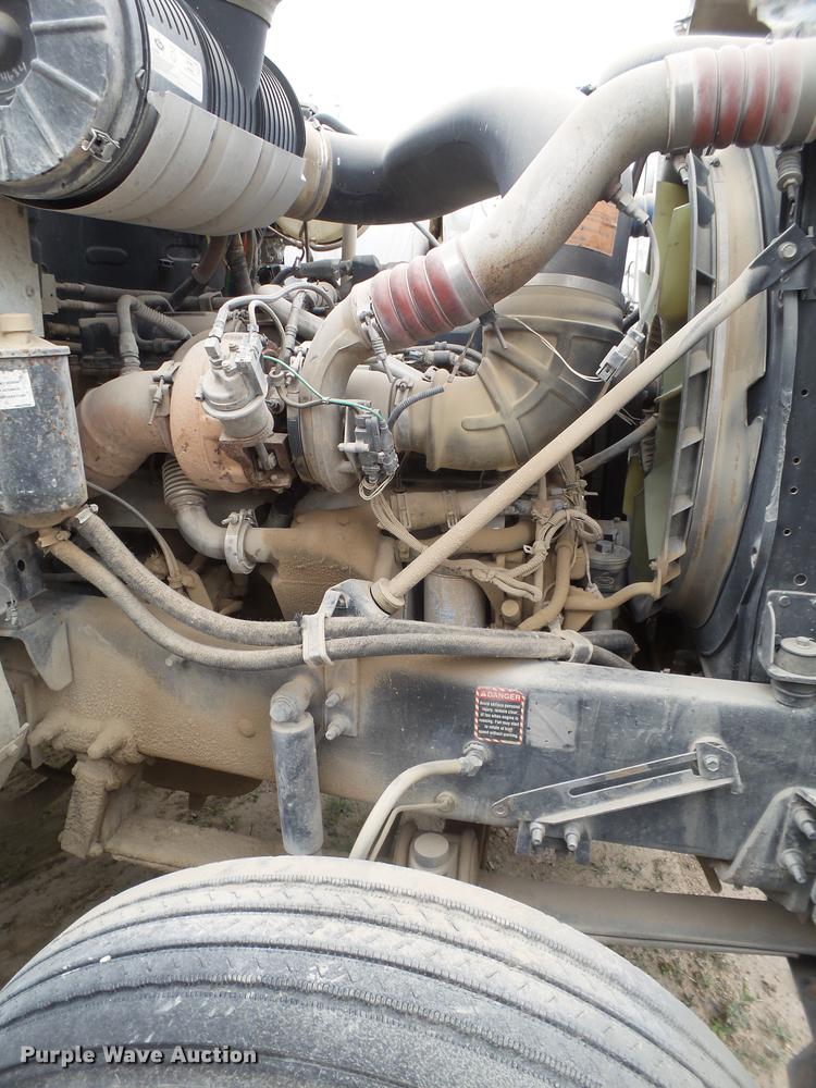 image for item EI9686 2007 Mack CNH613 semi truck