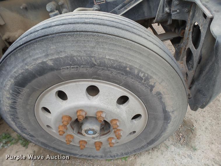 image for item EI9686 2007 Mack CNH613 semi truck