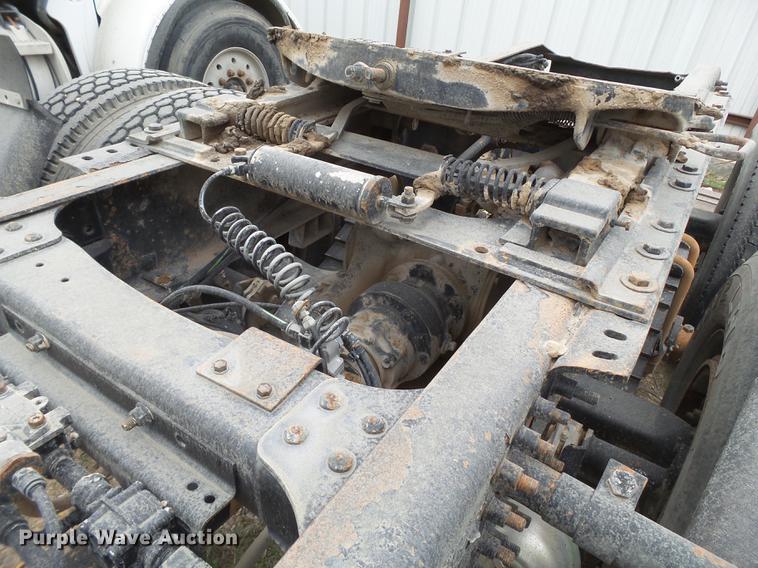 image for item EI9686 2007 Mack CNH613 semi truck