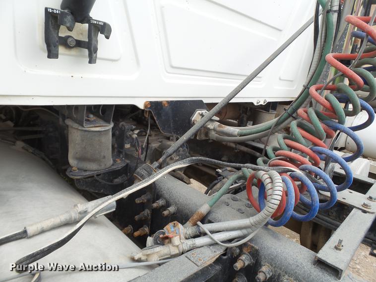 image for item EI9686 2007 Mack CNH613 semi truck