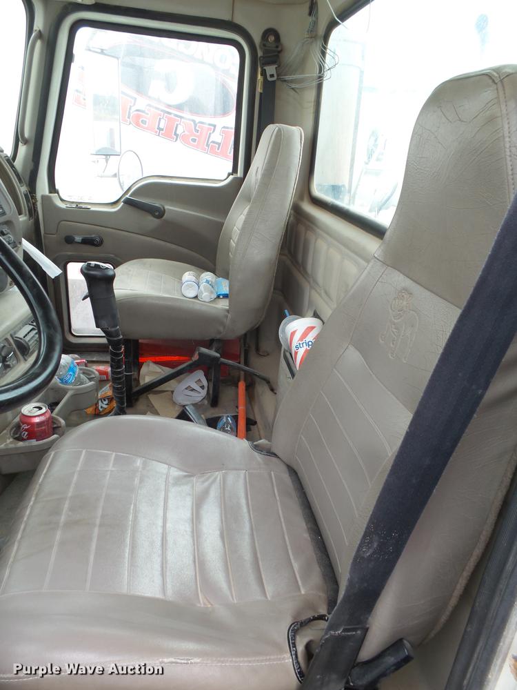 image for item EI9686 2007 Mack CNH613 semi truck