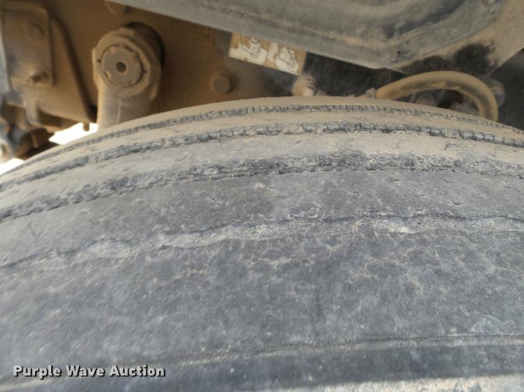 image for item EI9687 2007 Mack CNH semi truck