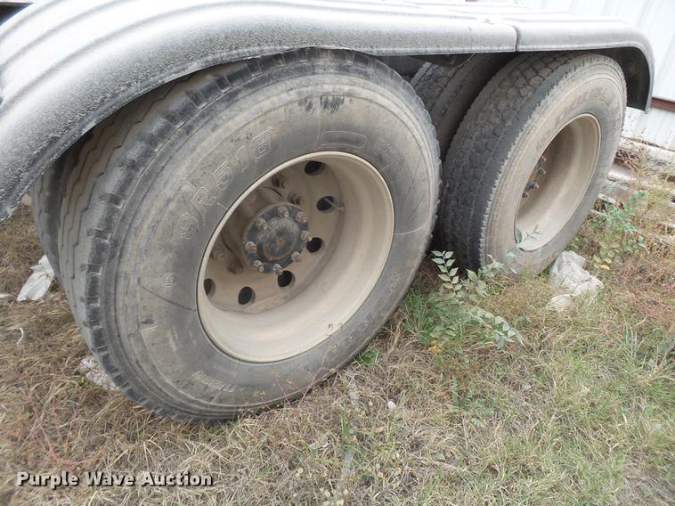 image for item EI9687 2007 Mack CNH semi truck