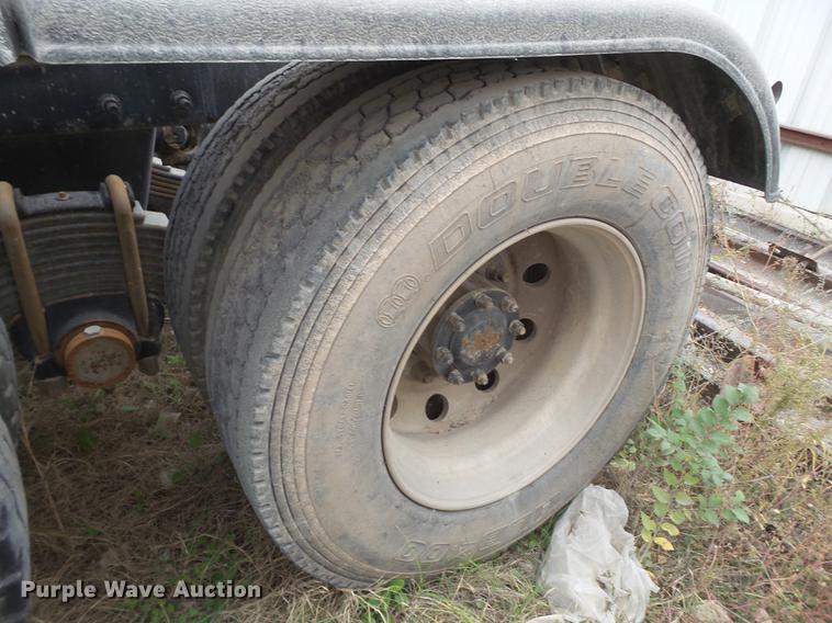 image for item EI9687 2007 Mack CNH semi truck