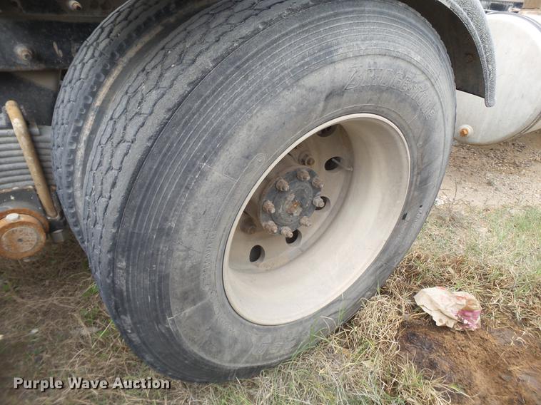 image for item EI9687 2007 Mack CNH semi truck