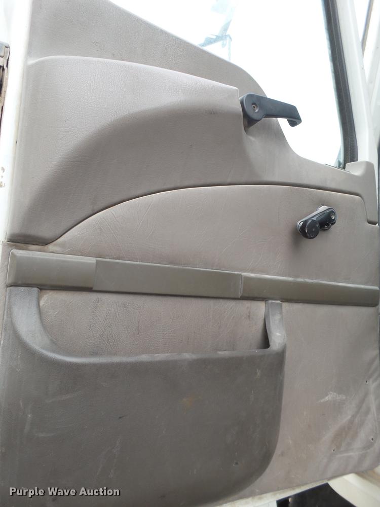 image for item EI9687 2007 Mack CNH semi truck