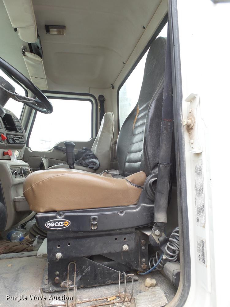 image for item EI9687 2007 Mack CNH semi truck