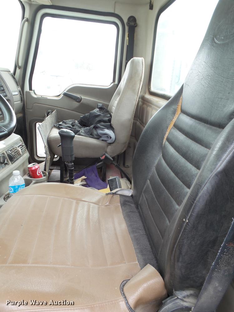 image for item EI9687 2007 Mack CNH semi truck