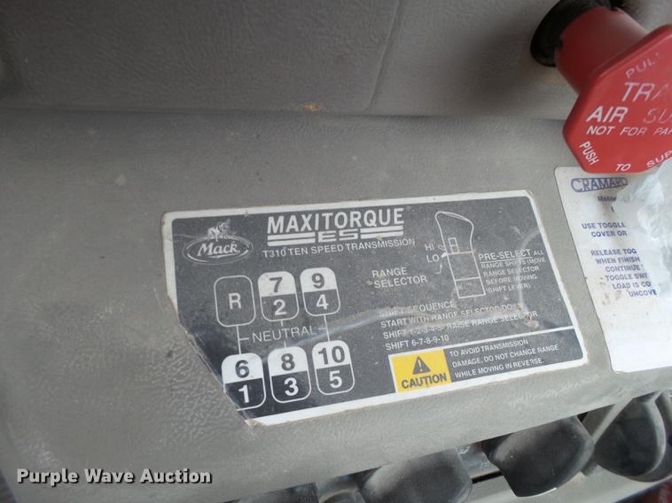 image for item EI9687 2007 Mack CNH semi truck