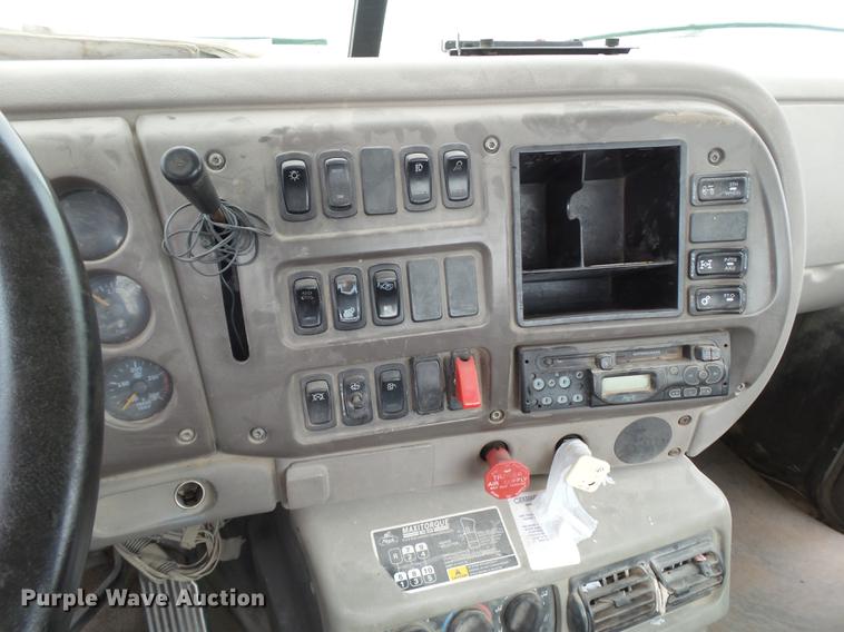 image for item EI9687 2007 Mack CNH semi truck