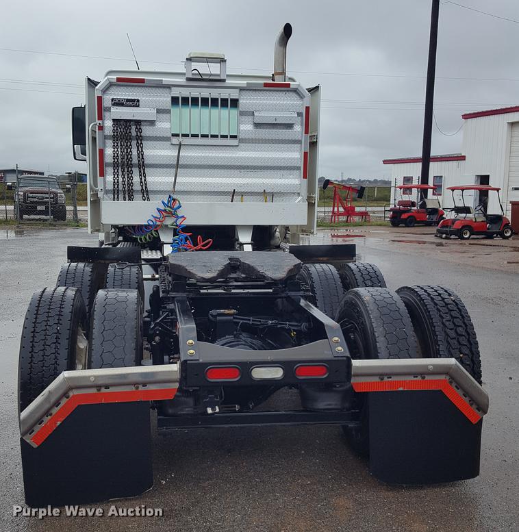 image for item EN9632 2009 Volvo VN semi truck