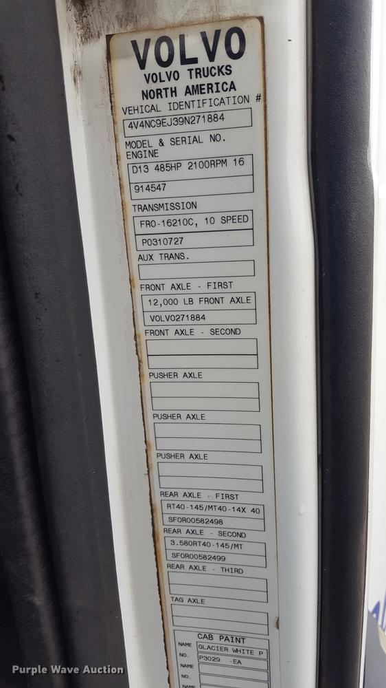 image for item EN9632 2009 Volvo VN semi truck