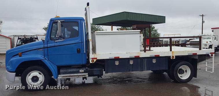 image for item EN9633 2001 Freightliner FL60 flatbed truck