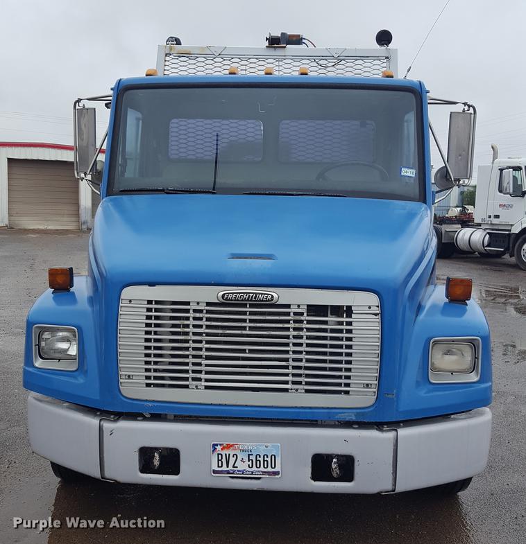 image for item EN9633 2001 Freightliner FL60 flatbed truck