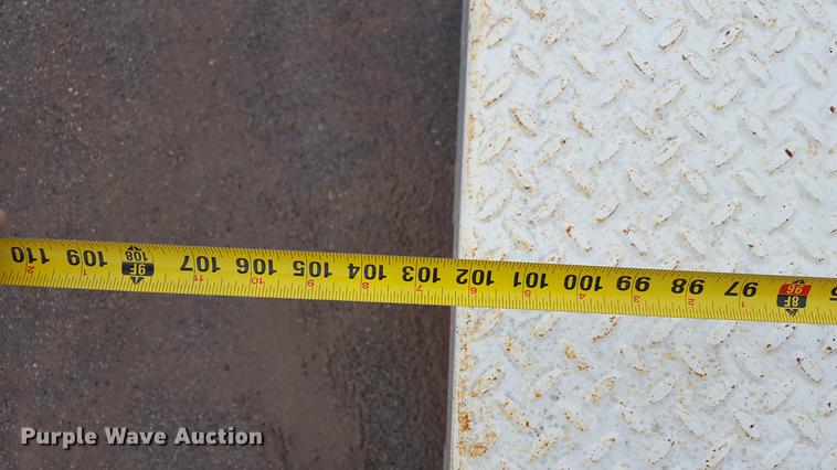 image for item EN9633 2001 Freightliner FL60 flatbed truck