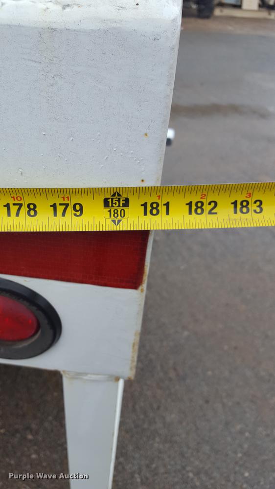 image for item EN9633 2001 Freightliner FL60 flatbed truck