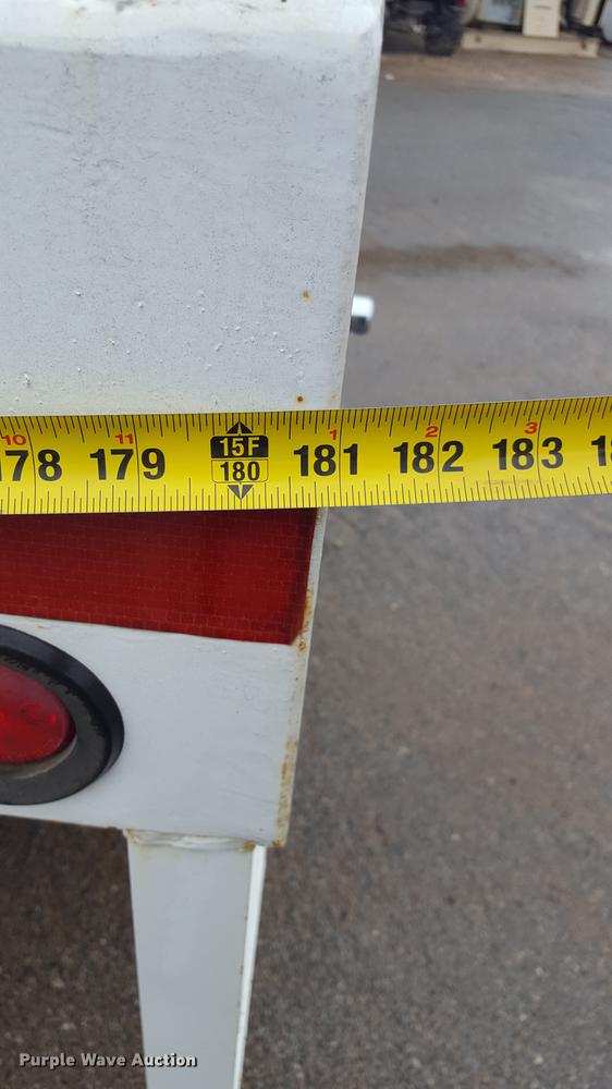 image for item EN9633 2001 Freightliner FL60 flatbed truck