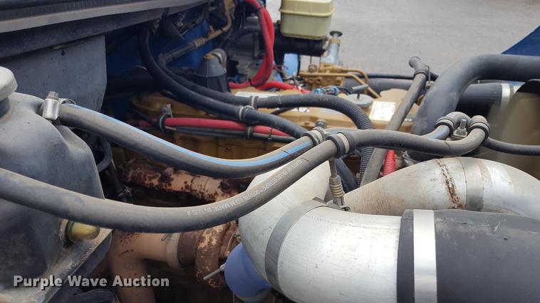 image for item EN9633 2001 Freightliner FL60 flatbed truck