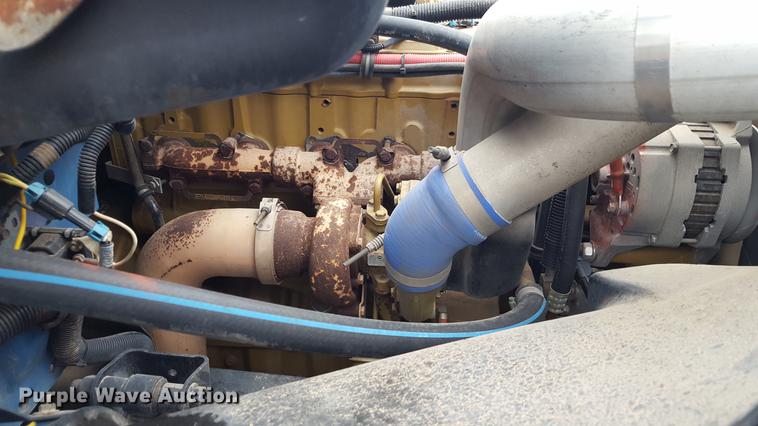 image for item EN9633 2001 Freightliner FL60 flatbed truck