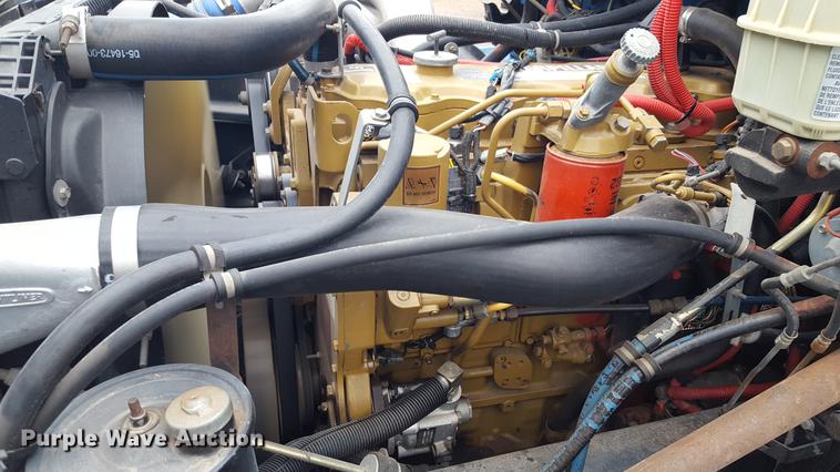 image for item EN9633 2001 Freightliner FL60 flatbed truck