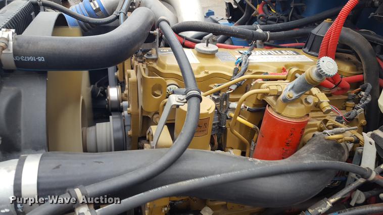 image for item EN9633 2001 Freightliner FL60 flatbed truck