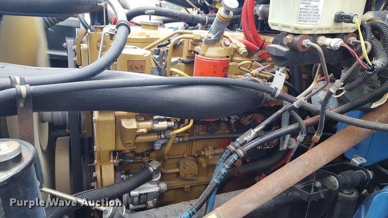 image for item EN9633 2001 Freightliner FL60 flatbed truck