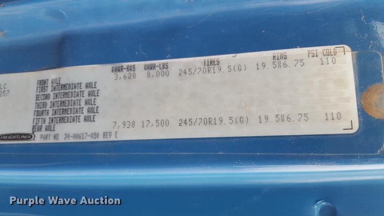 image for item EN9633 2001 Freightliner FL60 flatbed truck