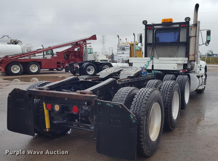 image for item EN9634 1995 International 9400 semi truck