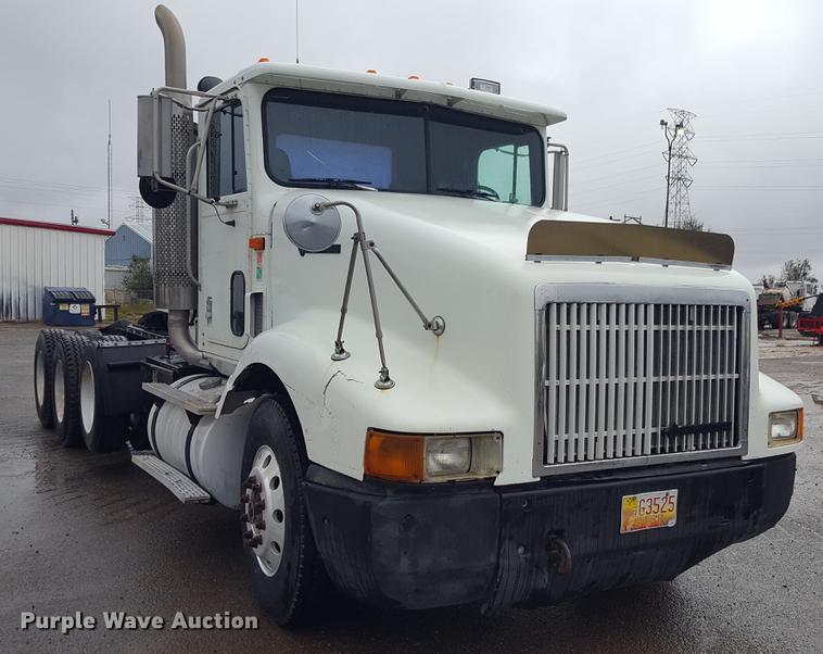 image for item EN9634 1995 International 9400 semi truck