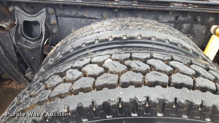 image for item EN9634 1995 International 9400 semi truck