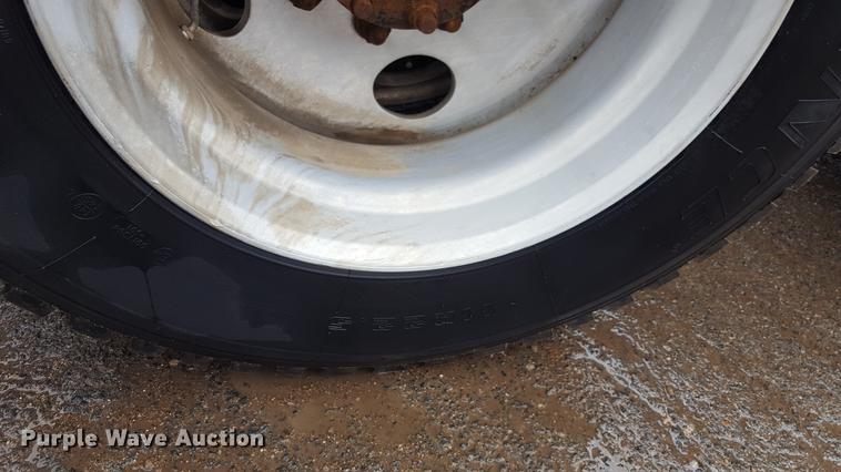 image for item EN9634 1995 International 9400 semi truck