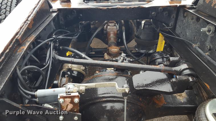 image for item EN9634 1995 International 9400 semi truck