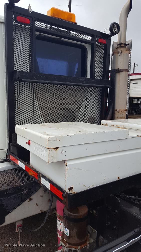 image for item EN9634 1995 International 9400 semi truck