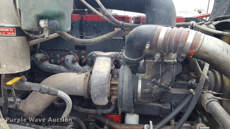 image for item EN9634 1995 International 9400 semi truck